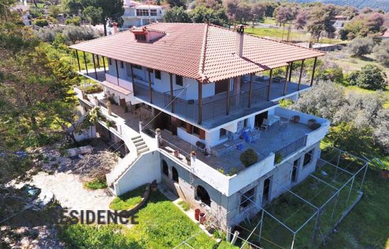 4-комн. вилла в Лутраках