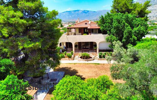 Дом в городе в Кинета