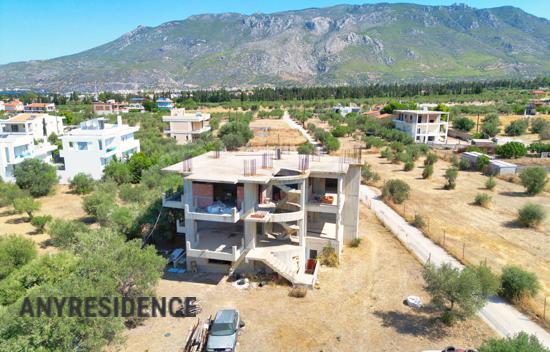 Дом в городе в Лутраках