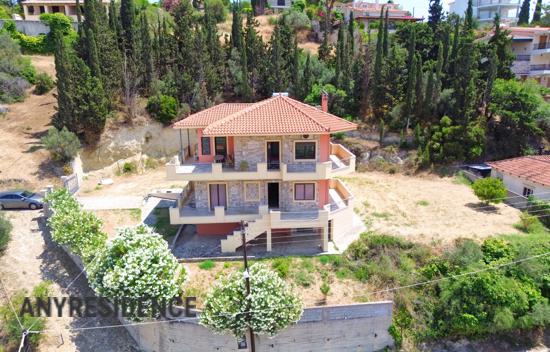 Дом в городе в Ксилокастроне