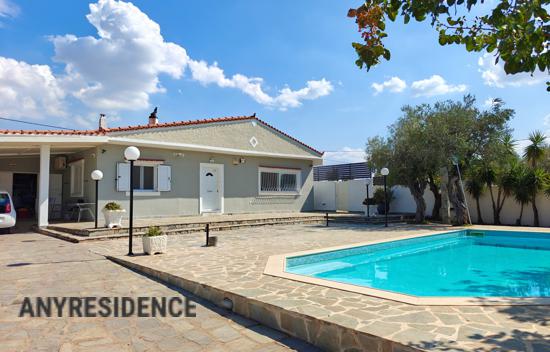 Дом в городе в Лутраках