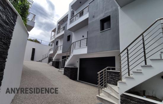 Дом в городе в Полихроно