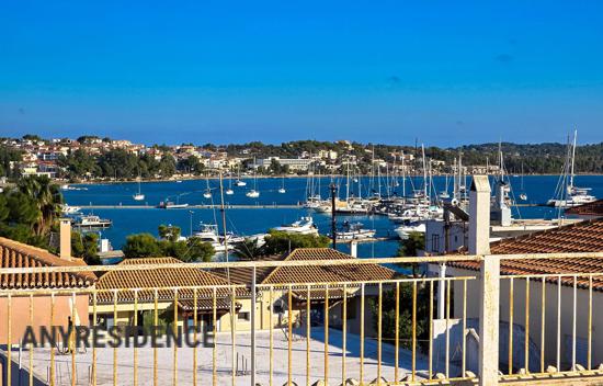 Дом в городе в Портохелионе