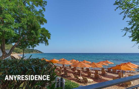 Отель в Неа Скиони