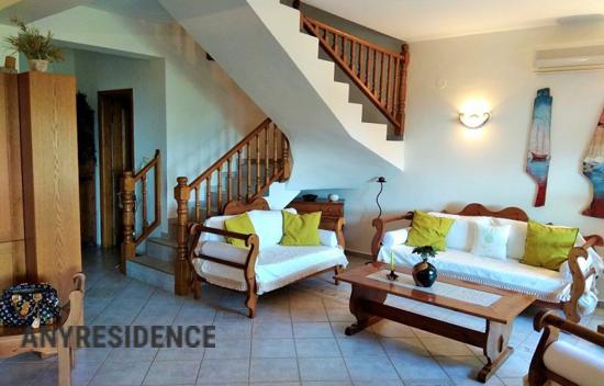 Дом в городе в Неа Рода