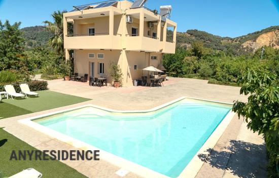 Дом в городе в Ханье