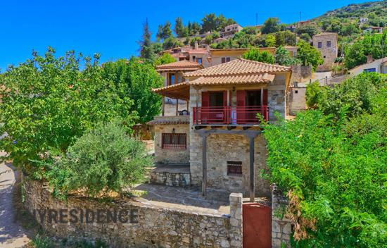 Дом в городе в Астрос