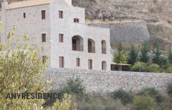 8-комн. дом в городе в Лаконии