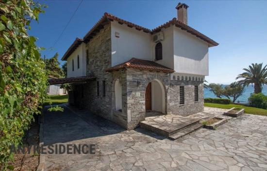 Дом в городе в Кассандре