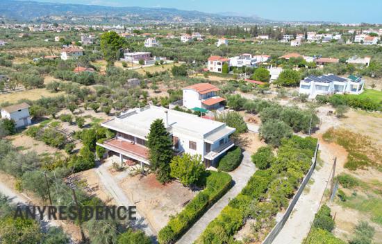 Дом в городе в Коринфии