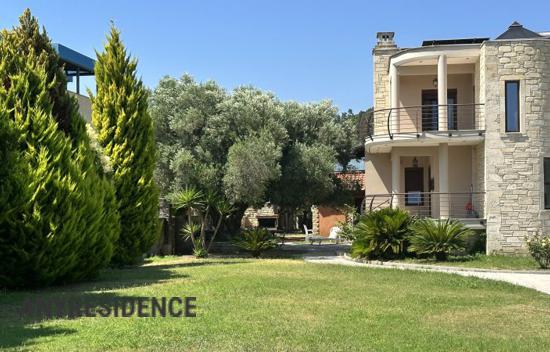 Дом в городе в Халкидики