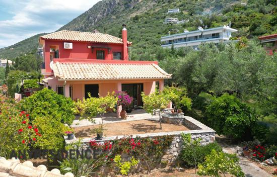 Дом в городе на Пелопоннесе