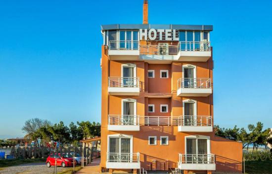 Отель в Переа