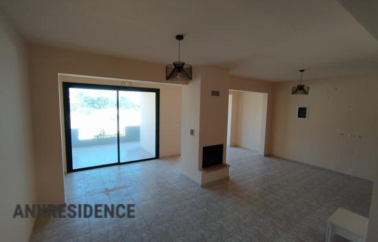 Дом в городе в Кефаласе