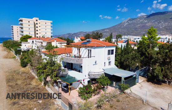 7-комн. дом в городе в Лутраках