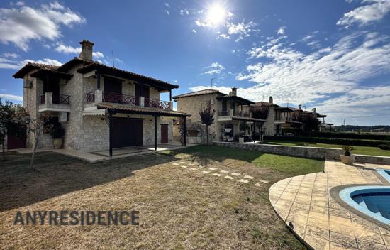 Дом в городе в Халкидики