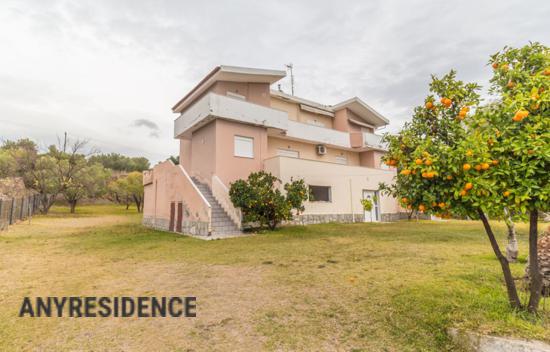 16-комн. дом в городе в Ситонии