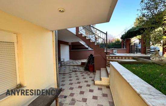 Дом в городе в Галини