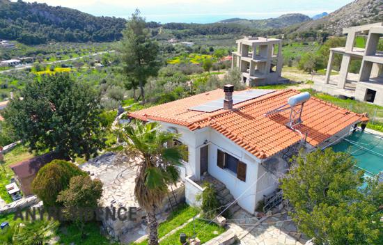 Вилла в Лутраках