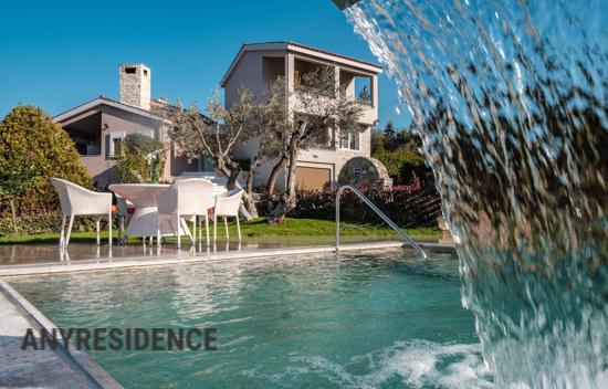 12-комн. вилла в Нафплионе