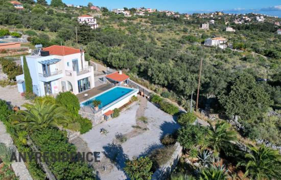 Дом в городе в Кефаласе