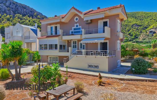 Дом в городе на Пелопоннесе