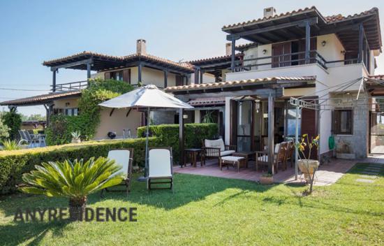 Дом в городе в Афитосе