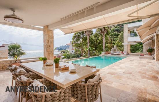 Вилла в Неа Скиони