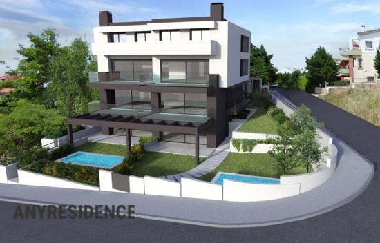 Дом в городе в Панораме