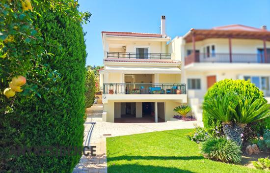 Таунхаус в Ксилокастроне