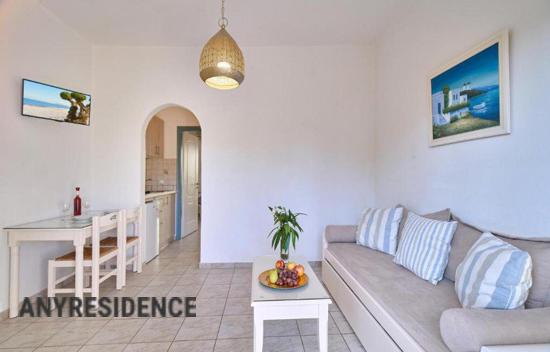 Отель в Платаньясе