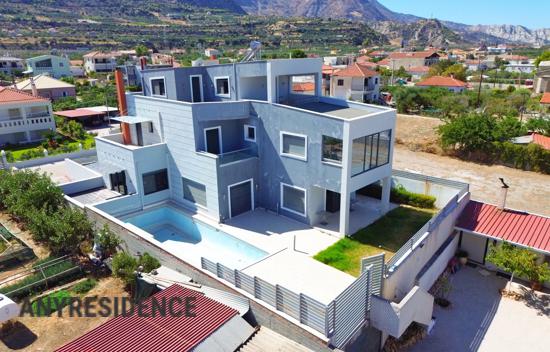 Дом в городе в Ксилокастроне