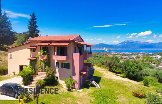 Дом в городе в Патрах