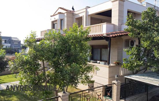 Вилла в Неа Мудании