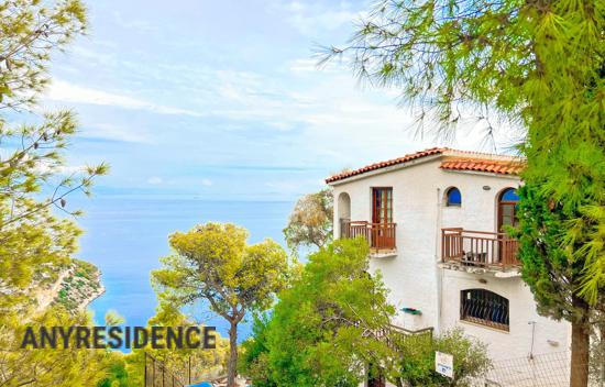 Вилла на Пелопоннесе