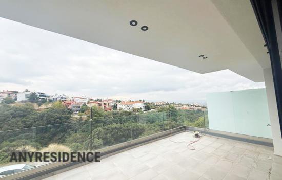 Дом в городе в Панораме