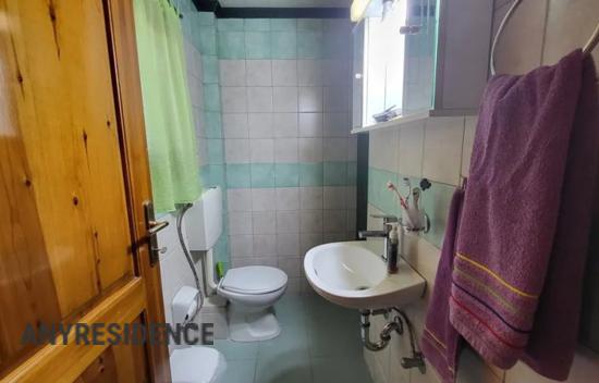 Дом в городе в Неа Мудании